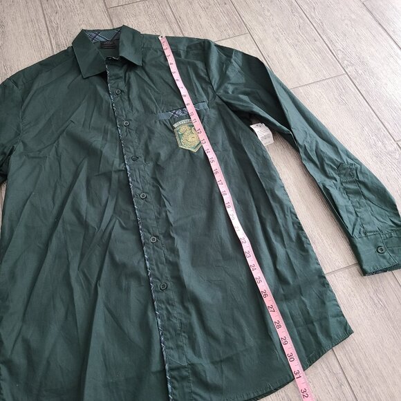 Harry Potter Hufflepuff Universal Studios Men’s Button-Up Shirt green Size M NEW - Picture 6 of 11
